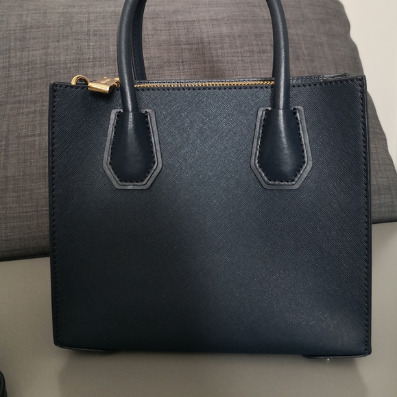 MK Mercer Crossbody Bag (Navy) - Picture 3 of 9